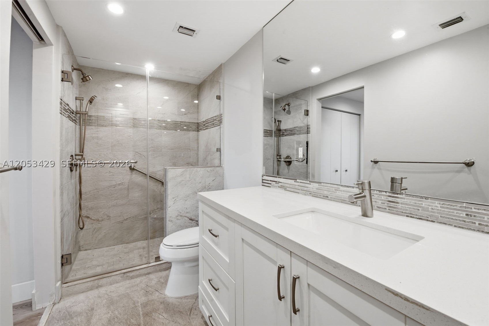 90 Edgewater Dr 225 Property Photo 9