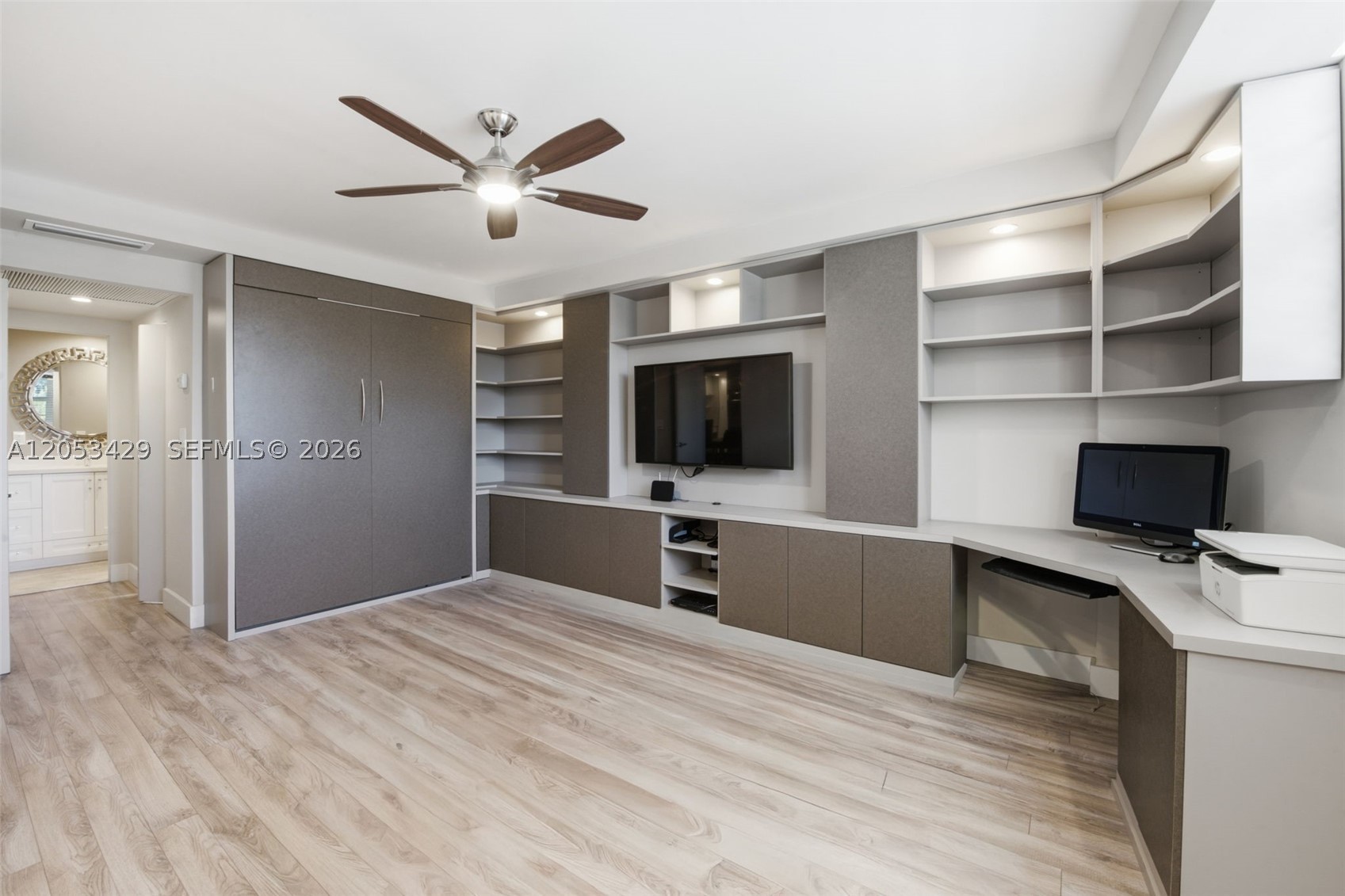 90 Edgewater Dr 225 Property Photo 12