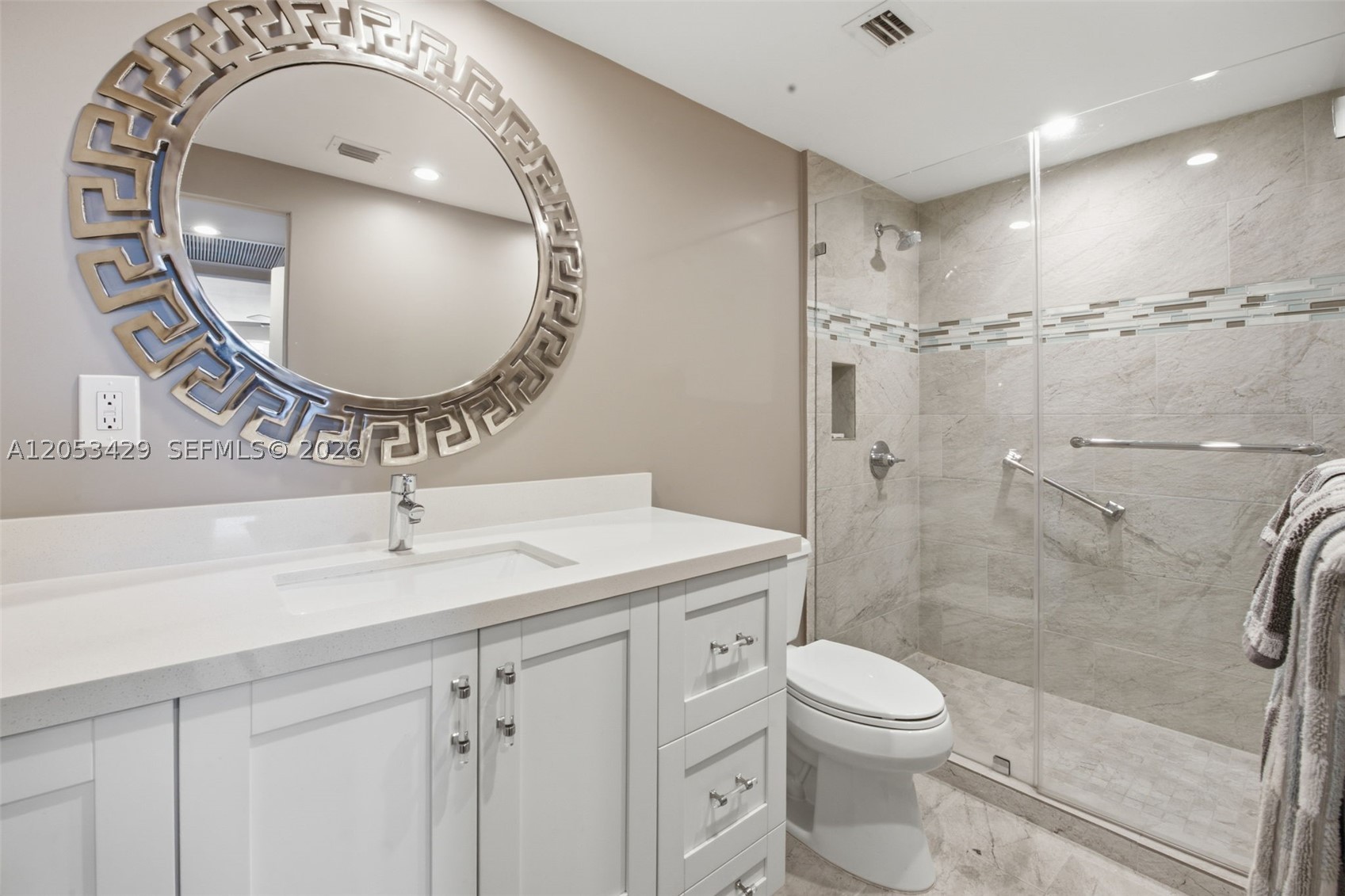 90 Edgewater Dr 225 Property Photo 13