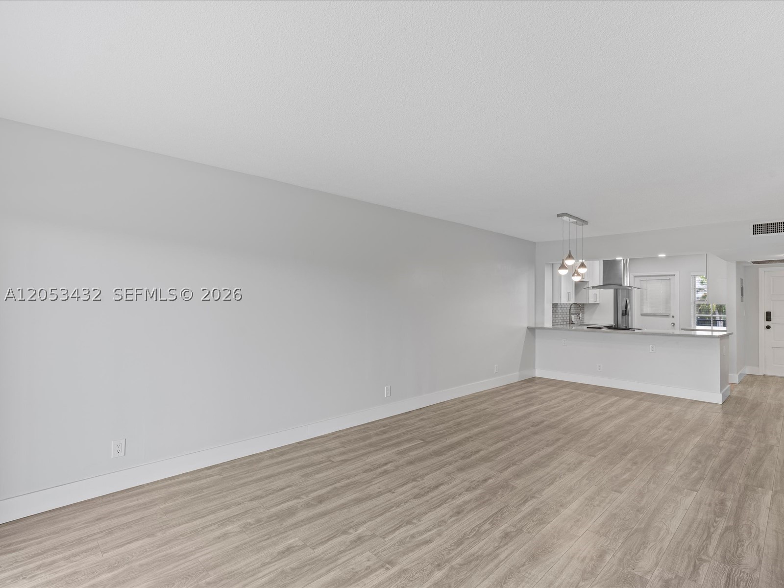 3150 N Palm Aire Dr 406 Property Photo 10