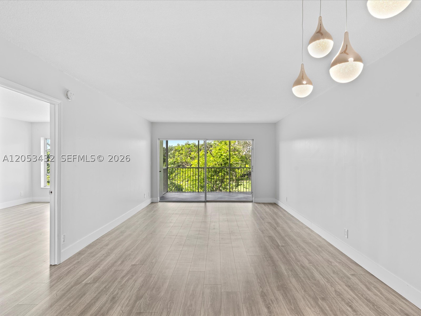 3150 N Palm Aire Dr 406 Property Photo 11