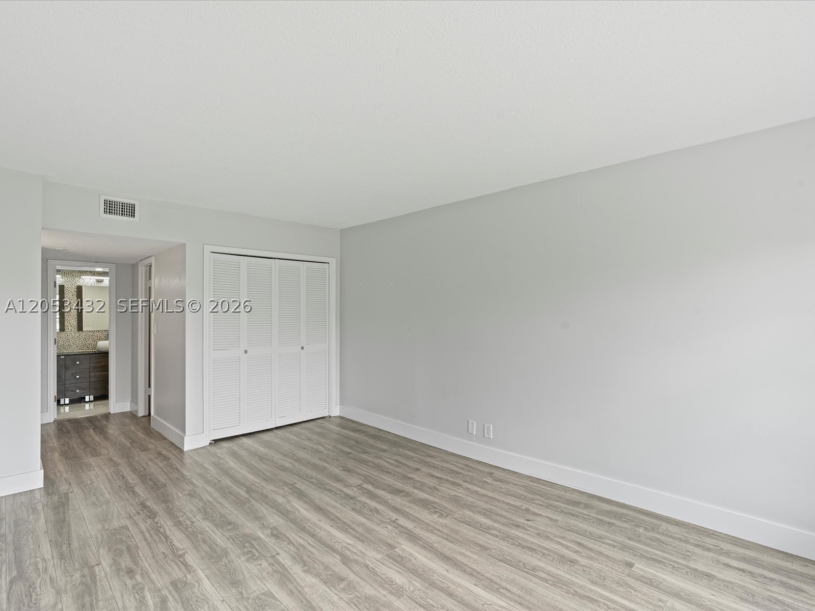 3150 N Palm Aire Dr 406 Property Photo 14