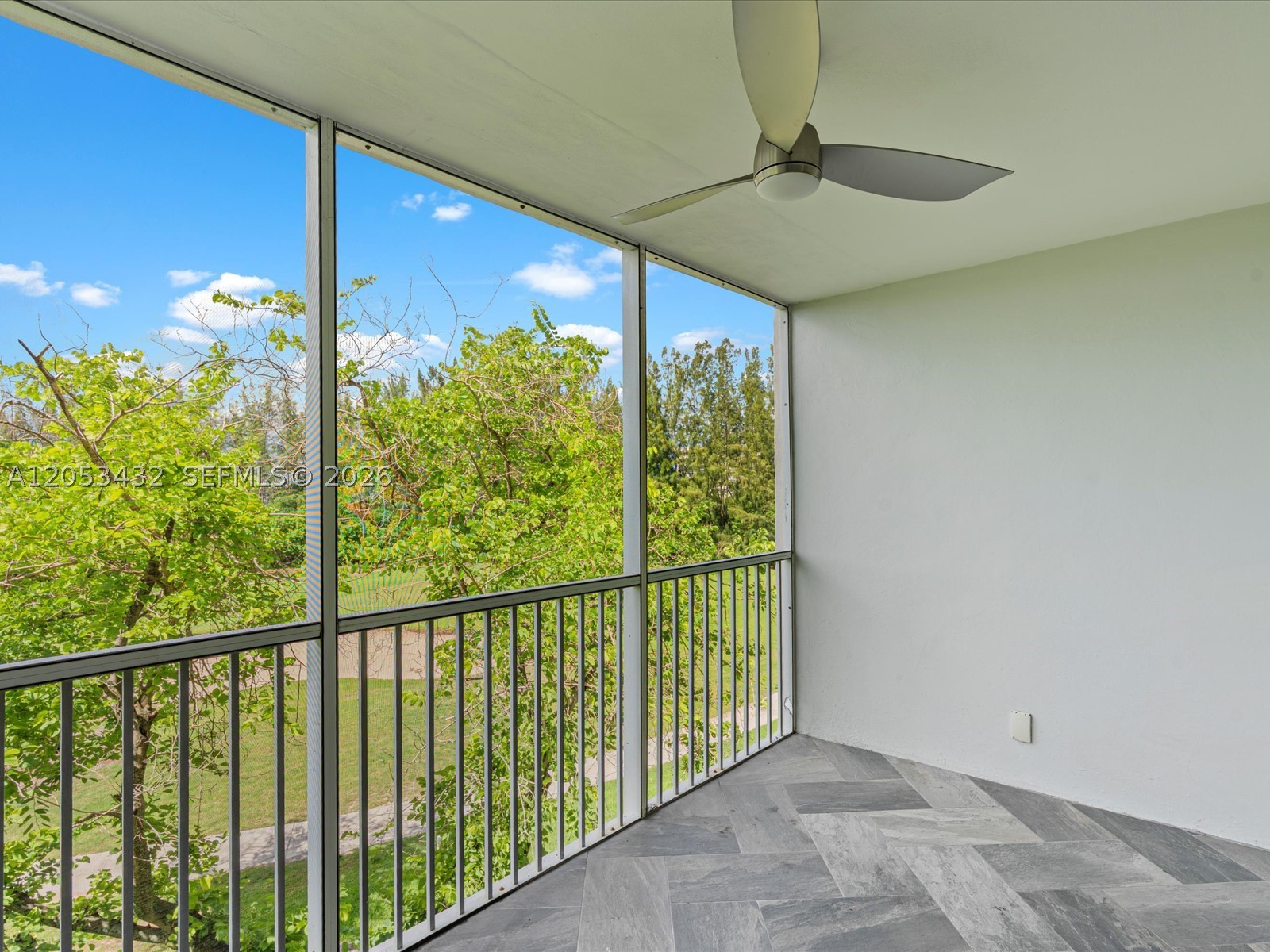 3150 N Palm Aire Dr 406 Property Photo 23