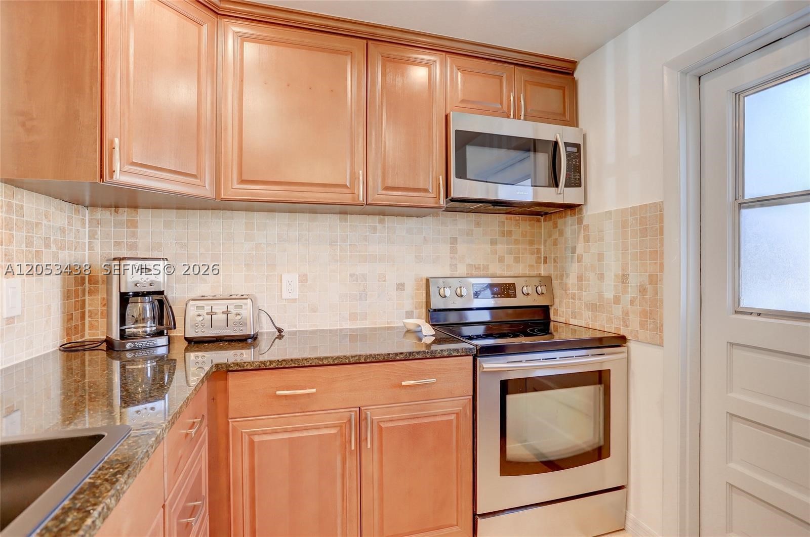 2212 Ne 1st Way 101 Property Photo 11