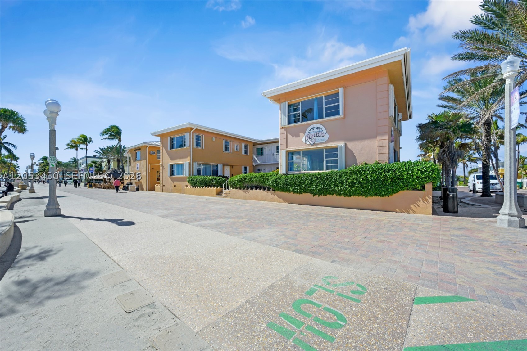 2300-2325 N Surf Rd Property Photo 7