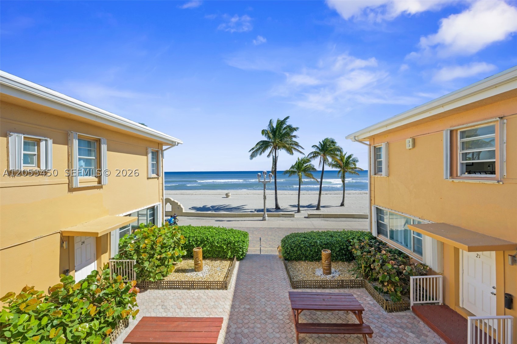 2300-2325 N Surf Rd Property Photo 18