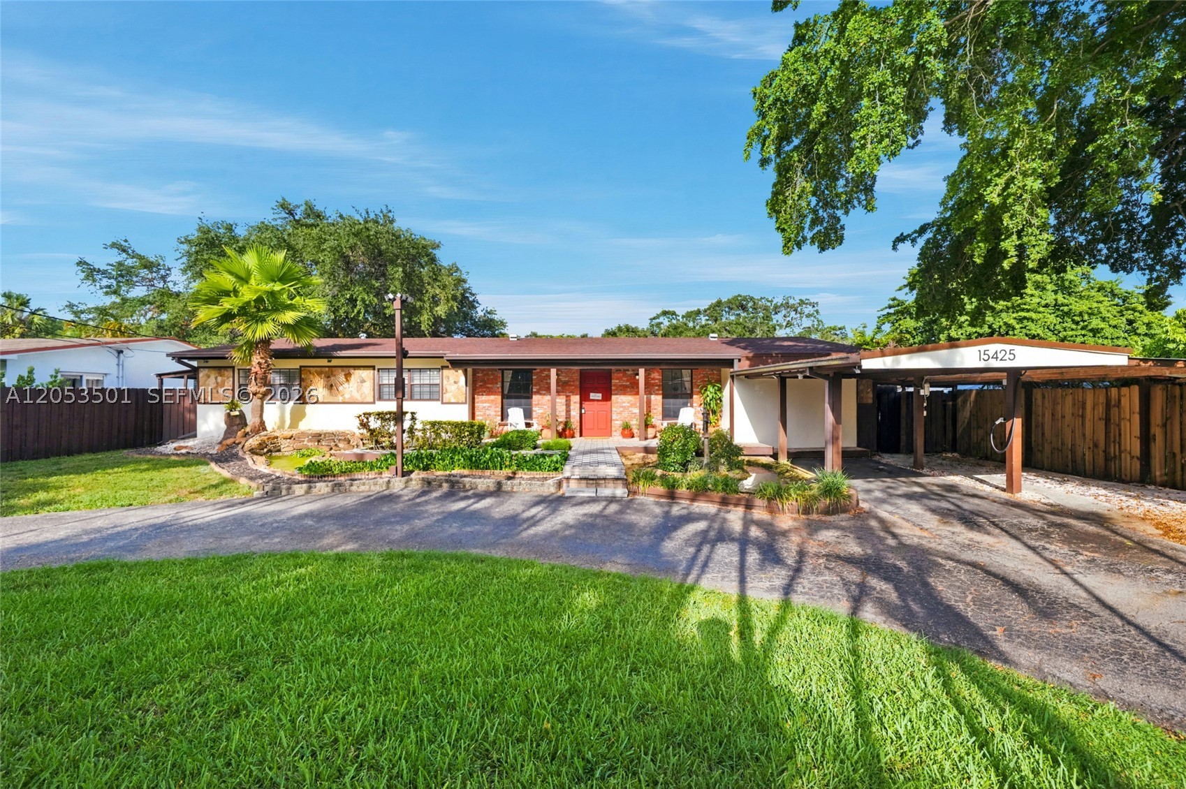 15425 N Miami Ave Property Photo 3