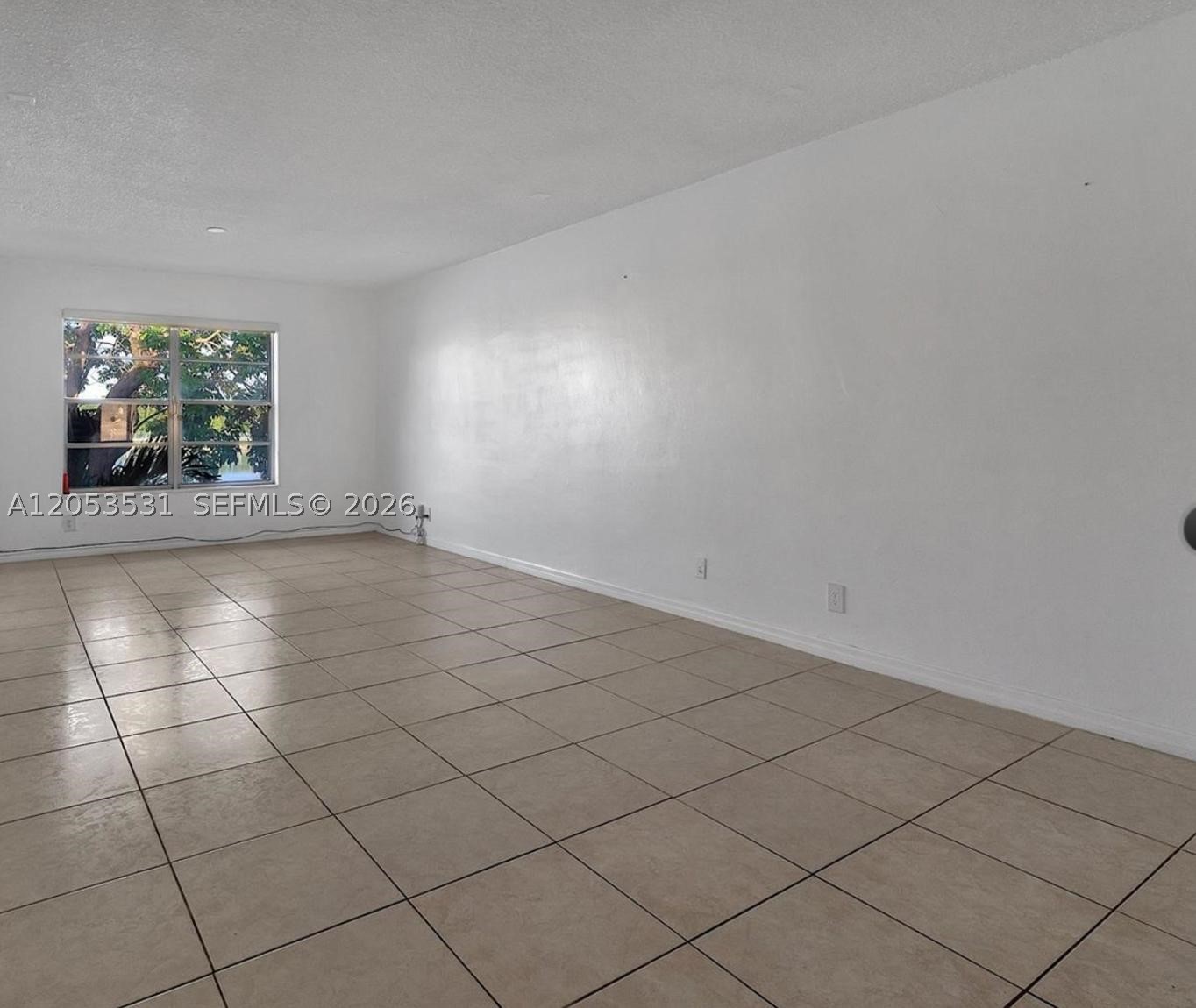 19105 Ne 2nd Ave 2118 Property Photo 6