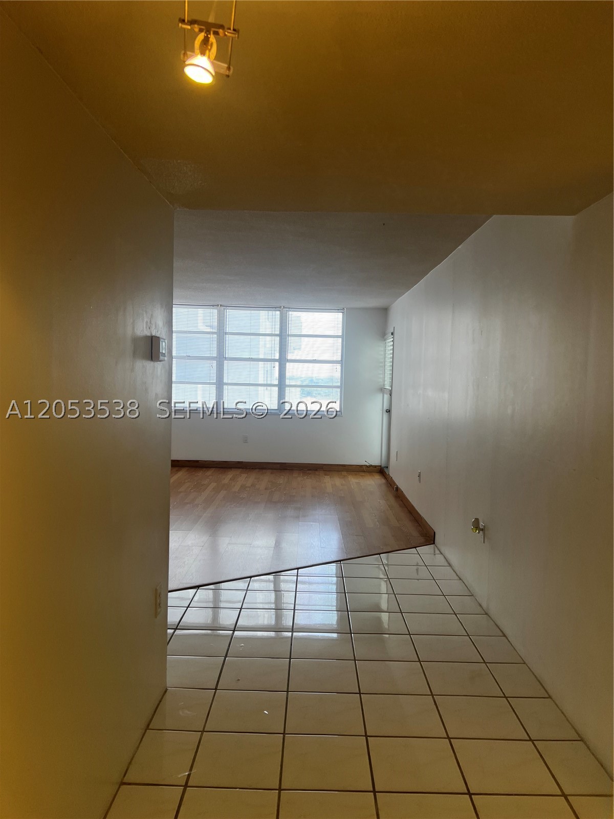 2750 Ne 183rd St 807 Property Photo 11
