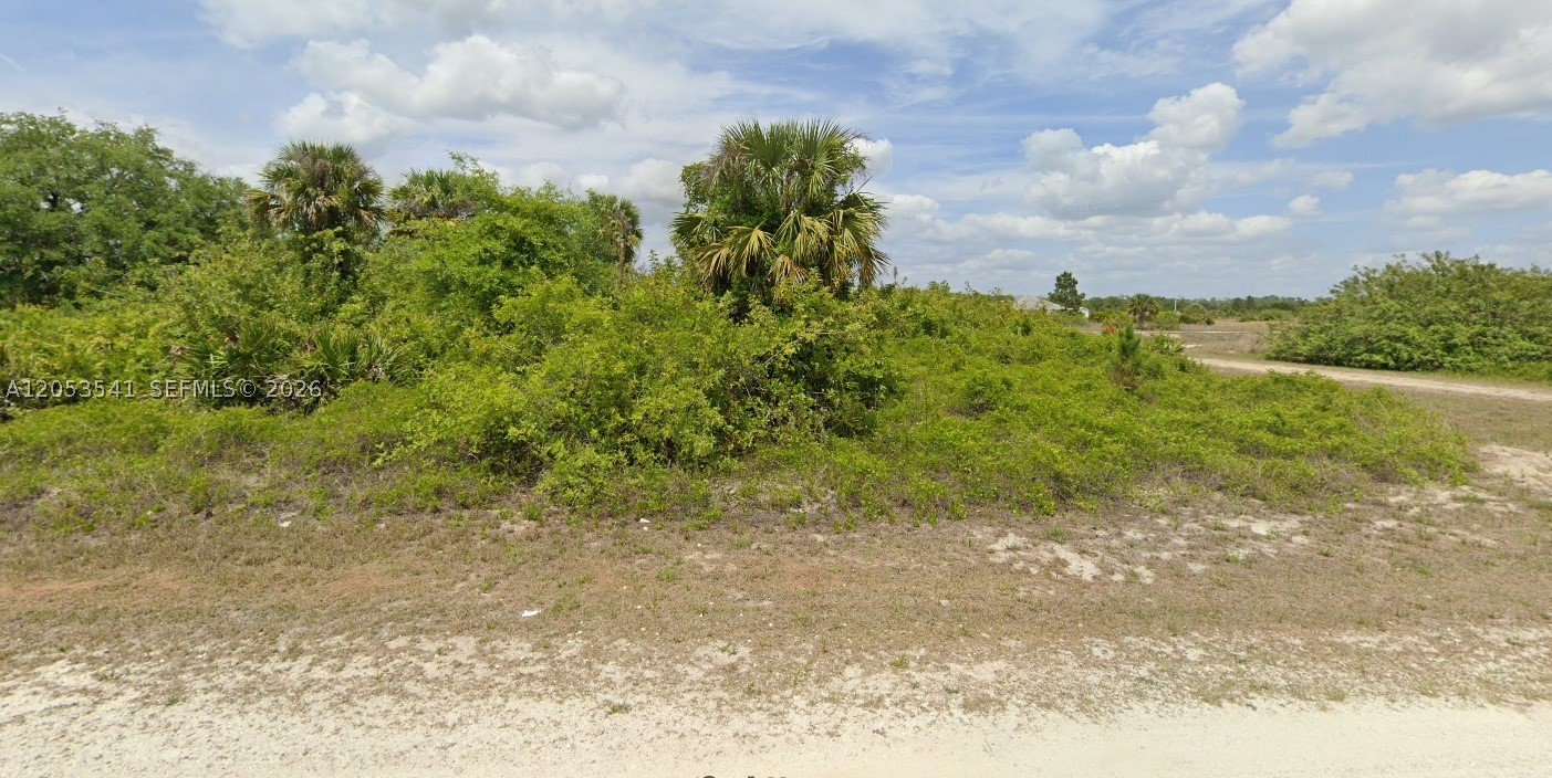 1900 W 18 Street Property Photo 1