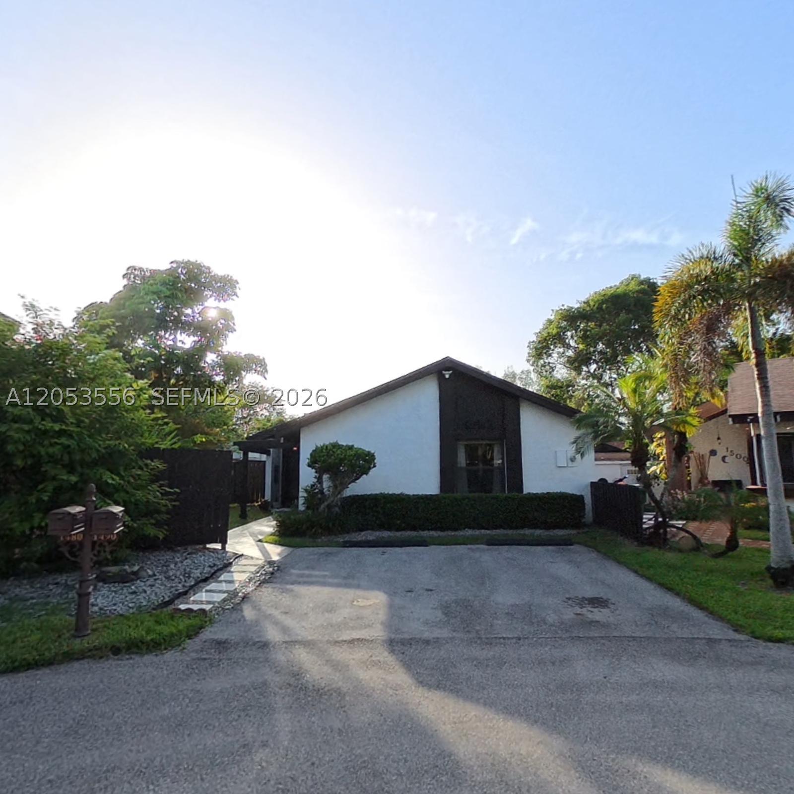 1490 Flamingo Ct Property Photo 3