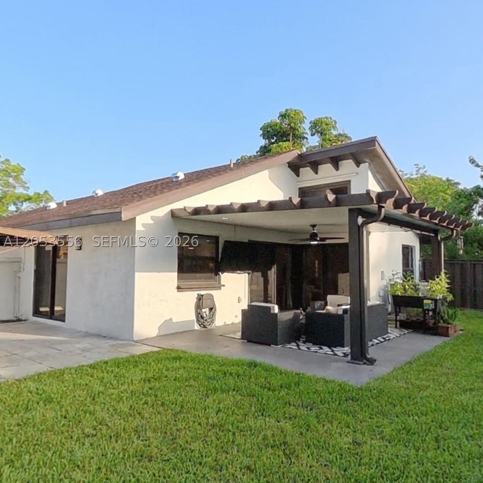 1490 Flamingo Ct Property Photo 5