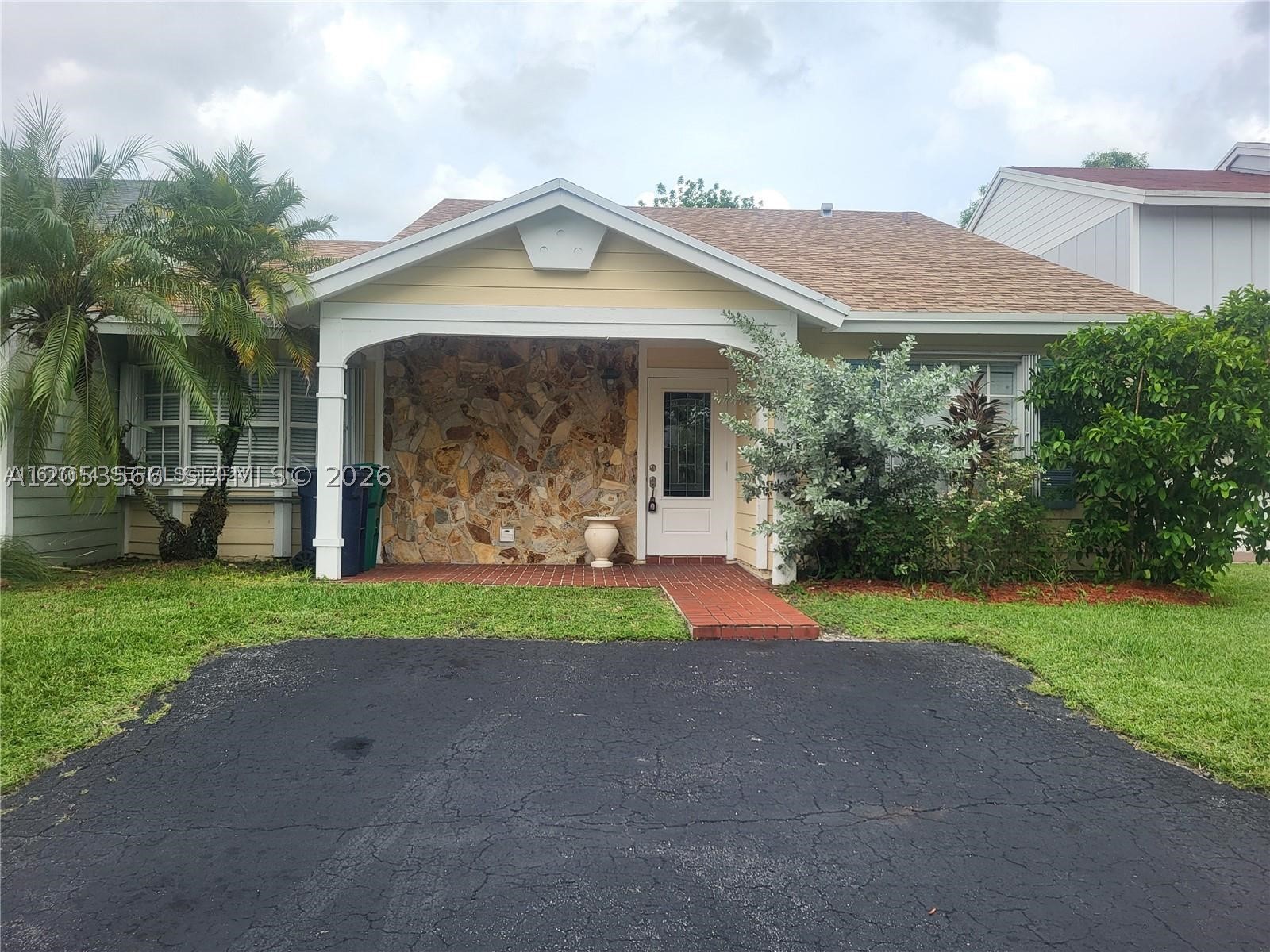 14419 SW 142nd Ct Property Photo 1