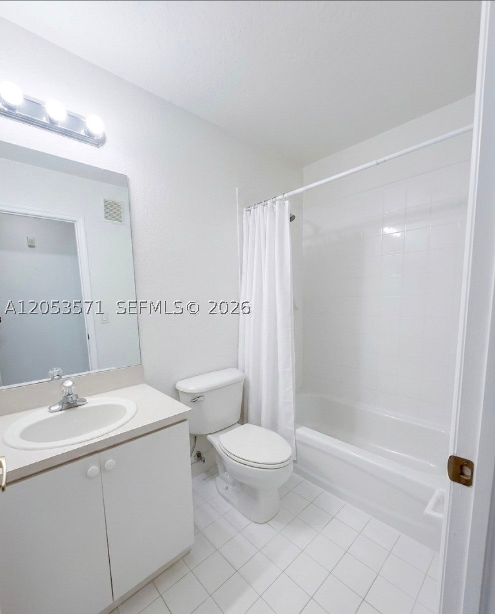 8936 W Flagler St 204 Property Photo 7