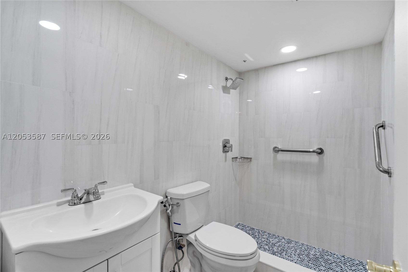 801 Sw 133rd Ter 406k Property Photo 8