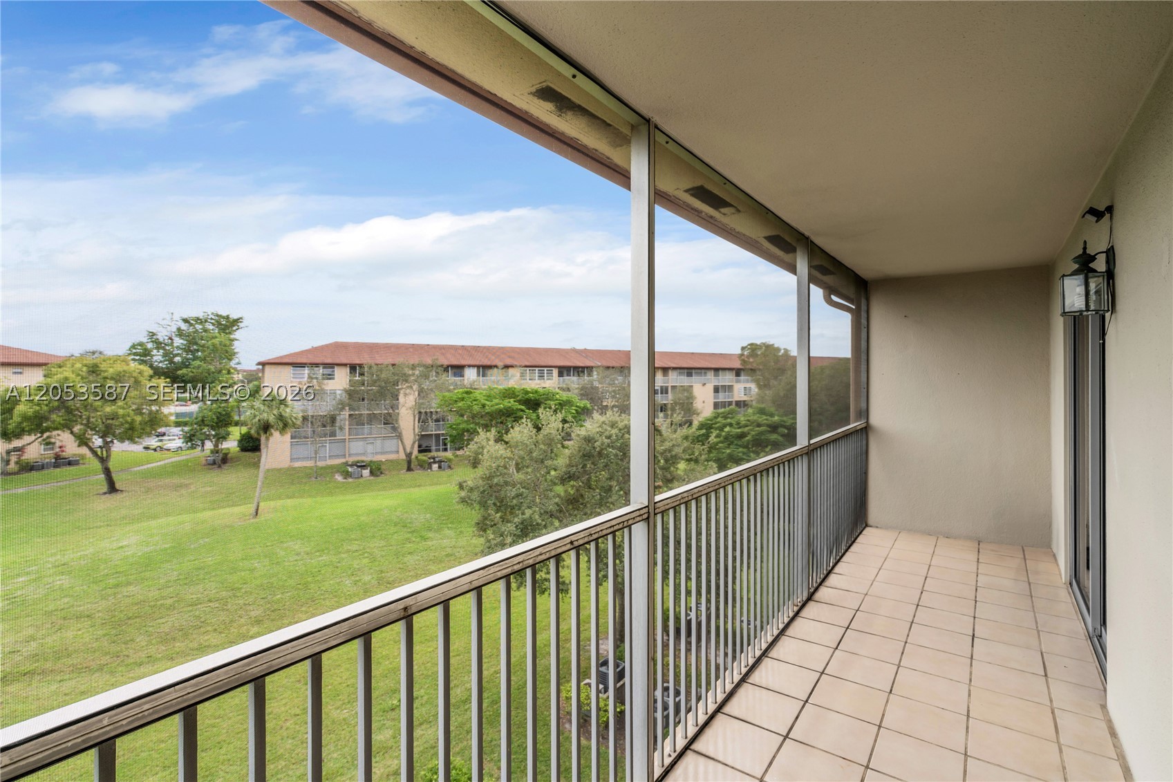 801 Sw 133rd Ter 406k Property Photo 15
