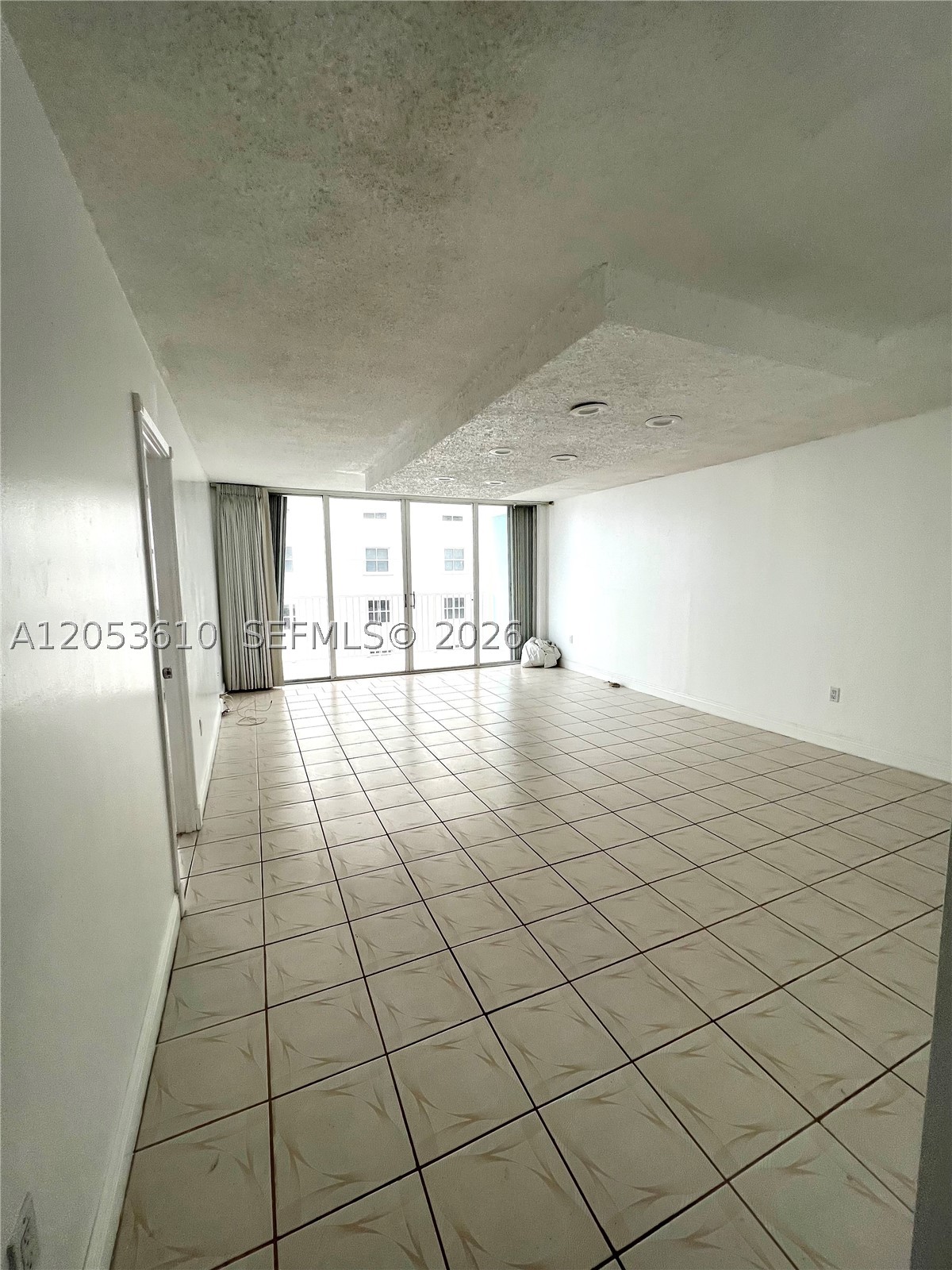 5838 Collins Ave 7e Property Photo 7