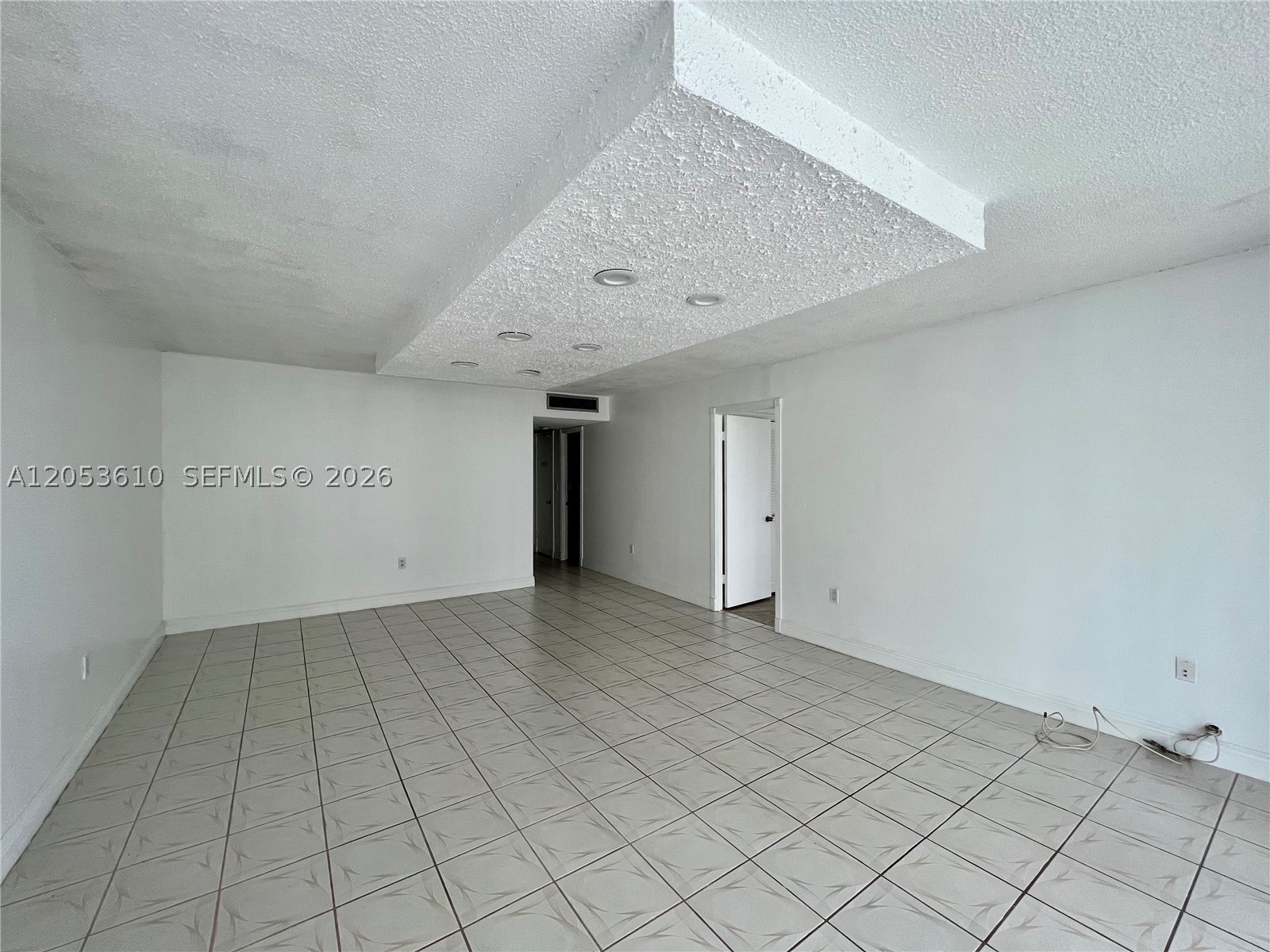 5838 Collins Ave 7e Property Photo 12