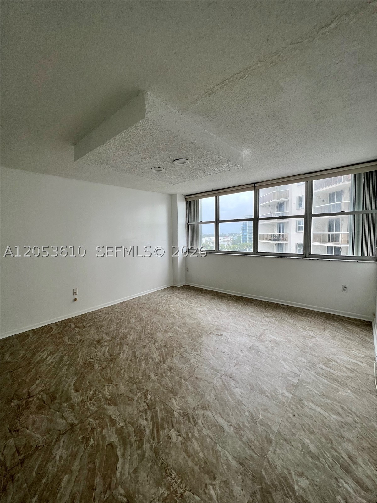5838 Collins Ave 7e Property Photo 14