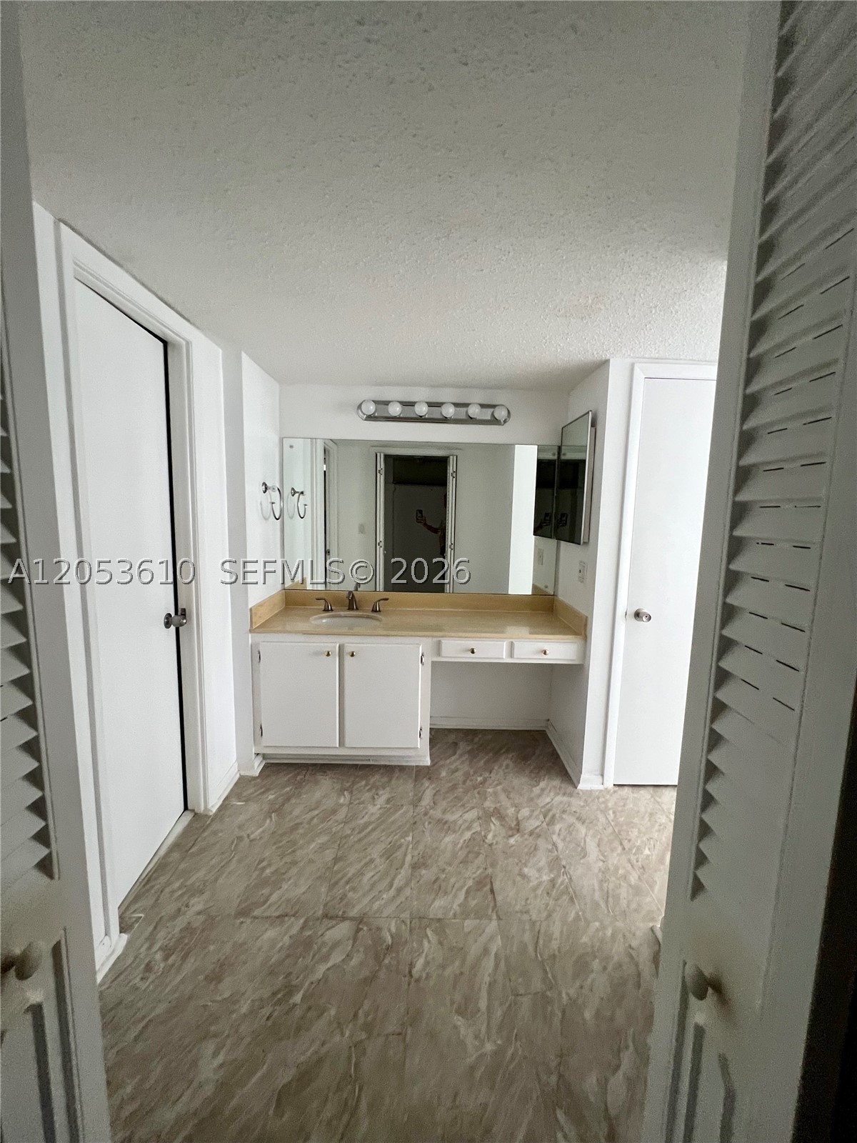 5838 Collins Ave 7e Property Photo 18