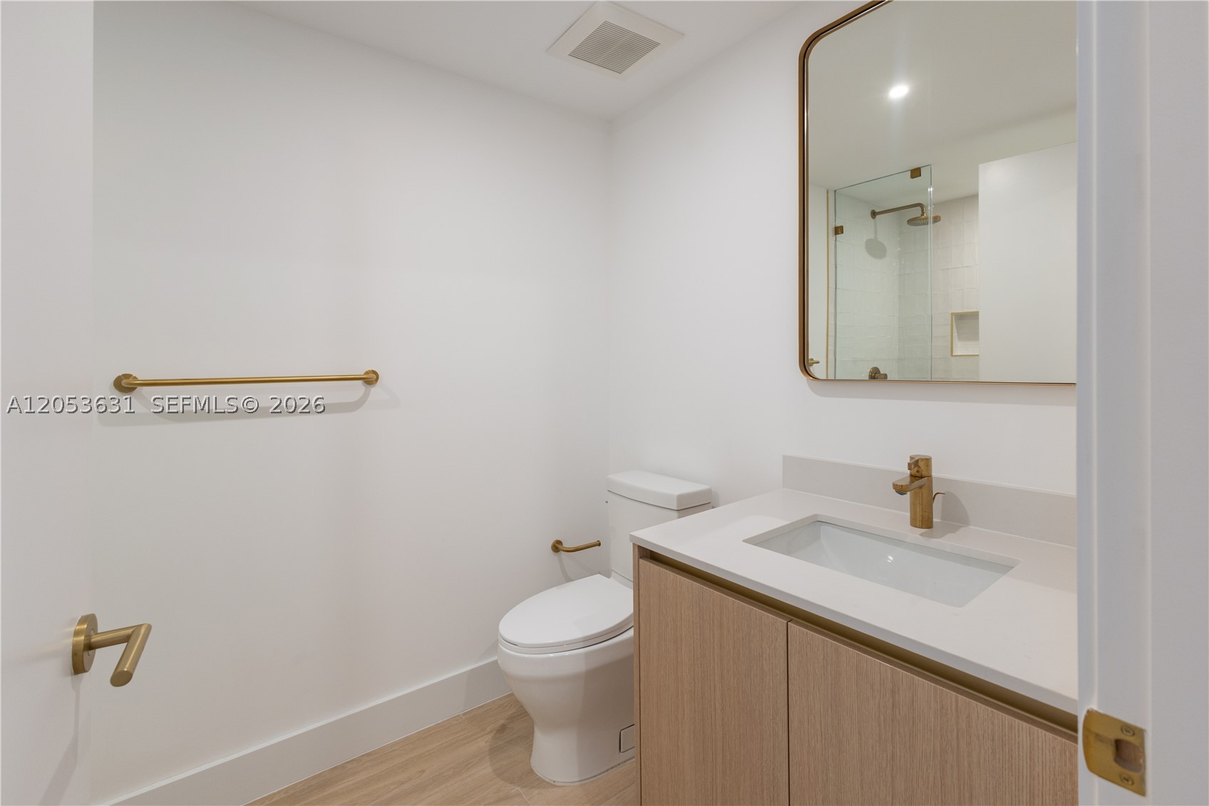 90 Ne 32nd St 815 Property Photo 11