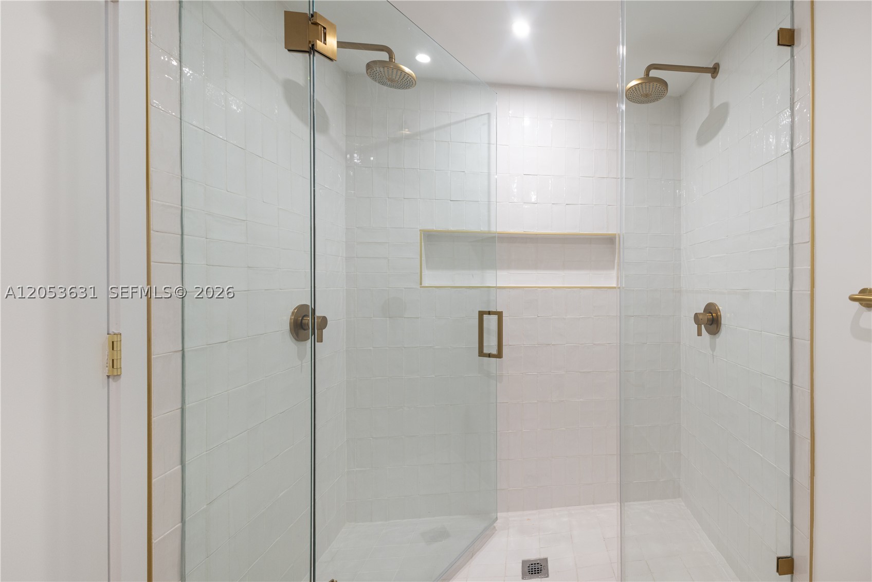 90 Ne 32nd St 815 Property Photo 12