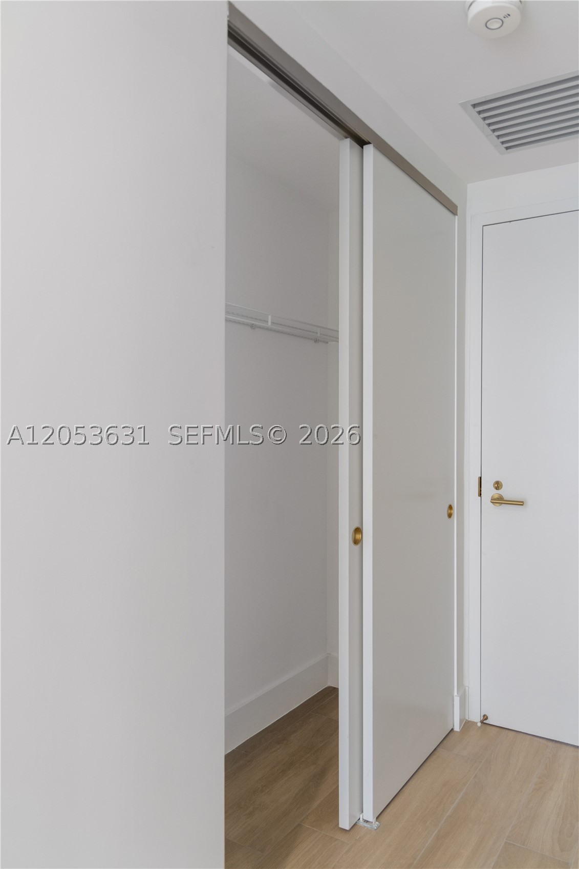 90 Ne 32nd St 815 Property Photo 16