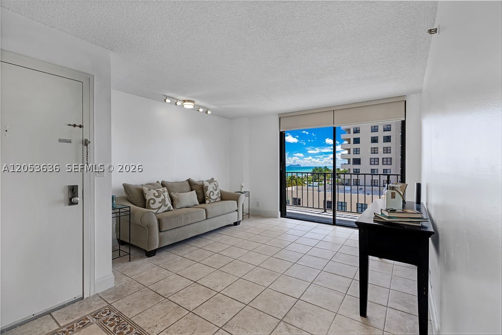 2625 Collins Ave 702 Property Photo 1