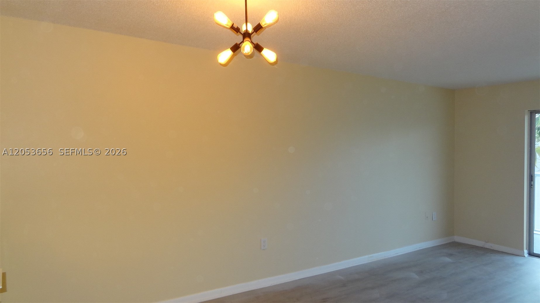 3527 Ne 168th St 407 Property Photo 3