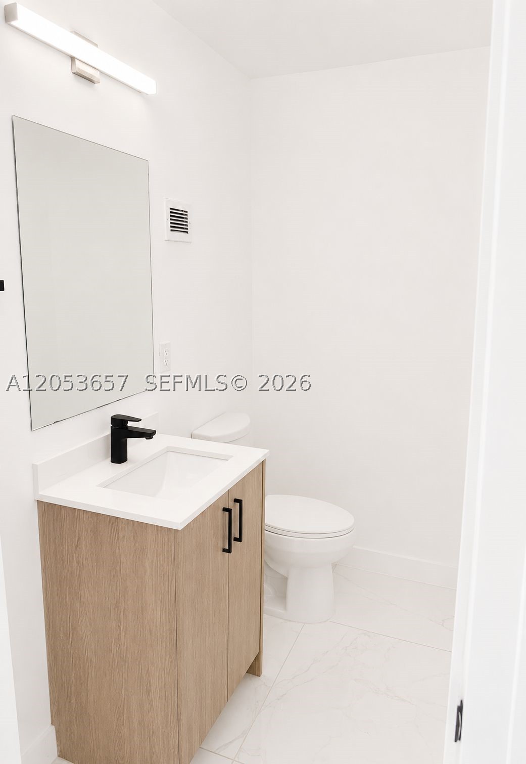 A12053657 Property Photo 4
