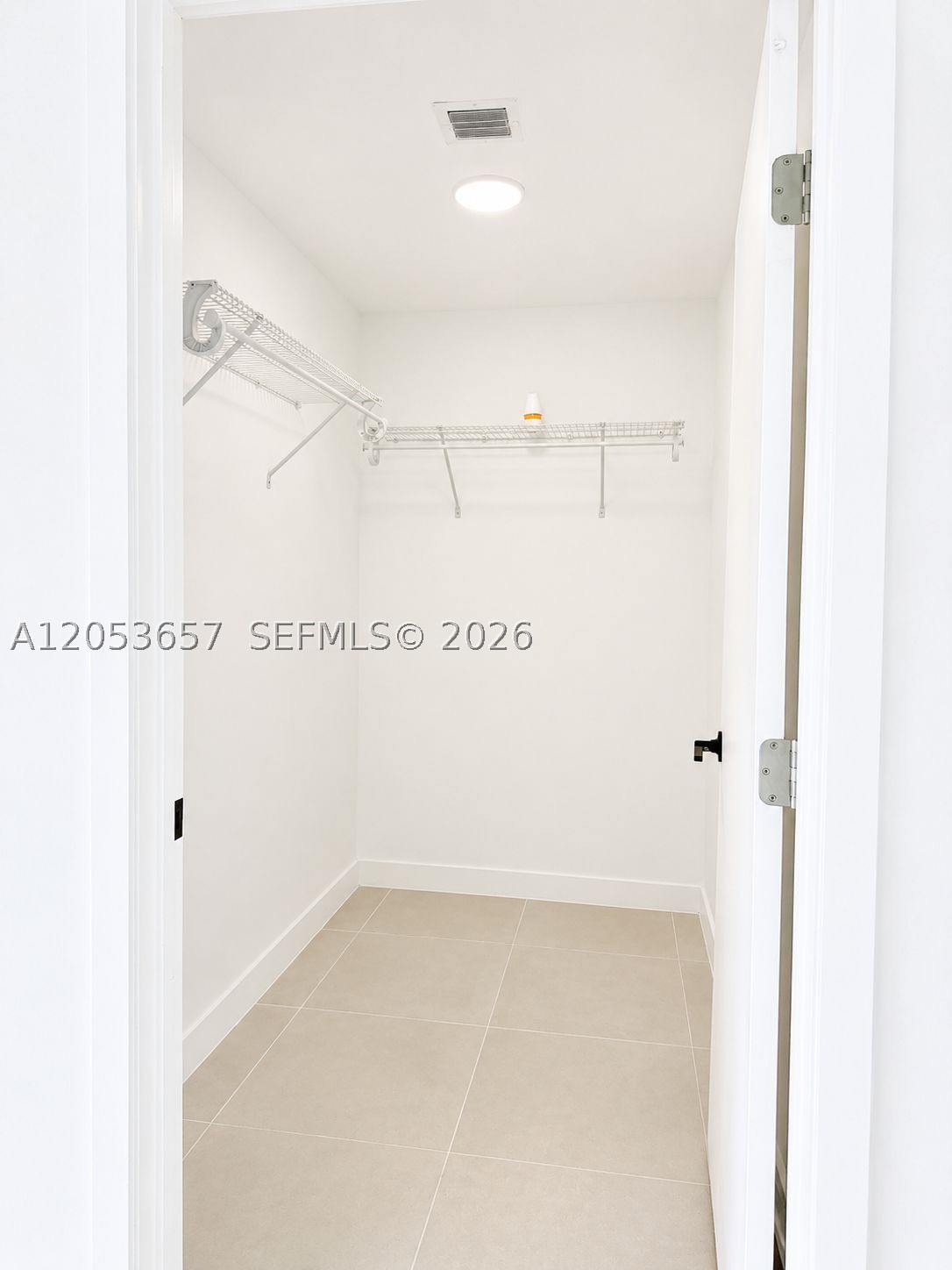 A12053657 Property Photo 9