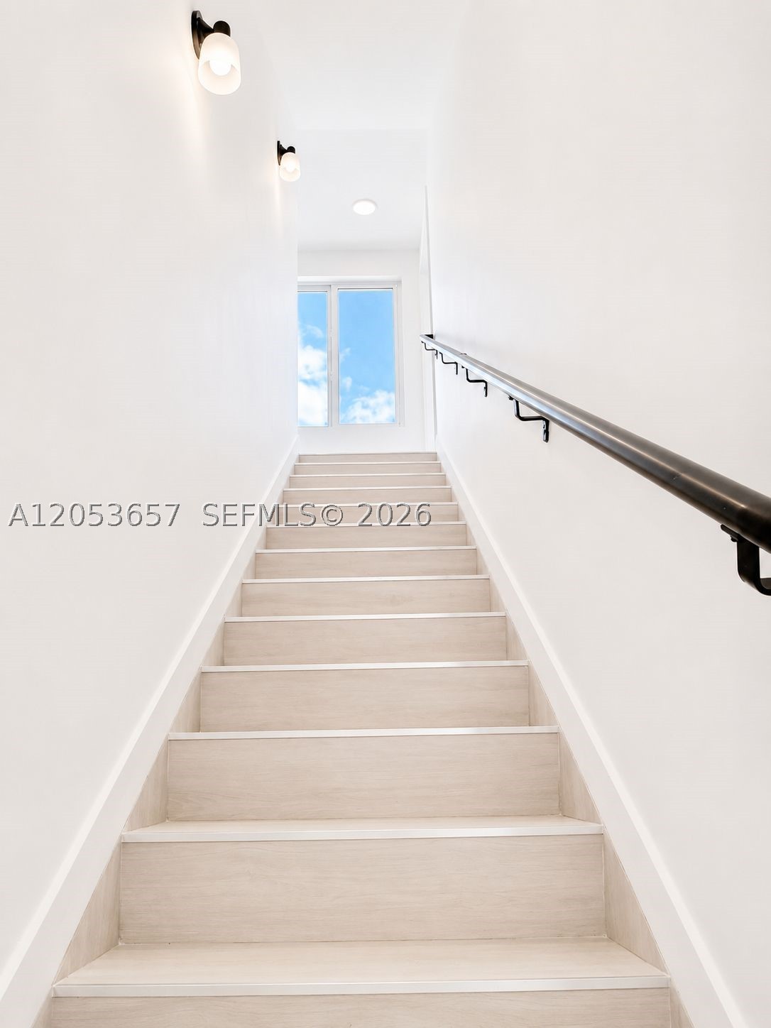 A12053657 Property Photo 14