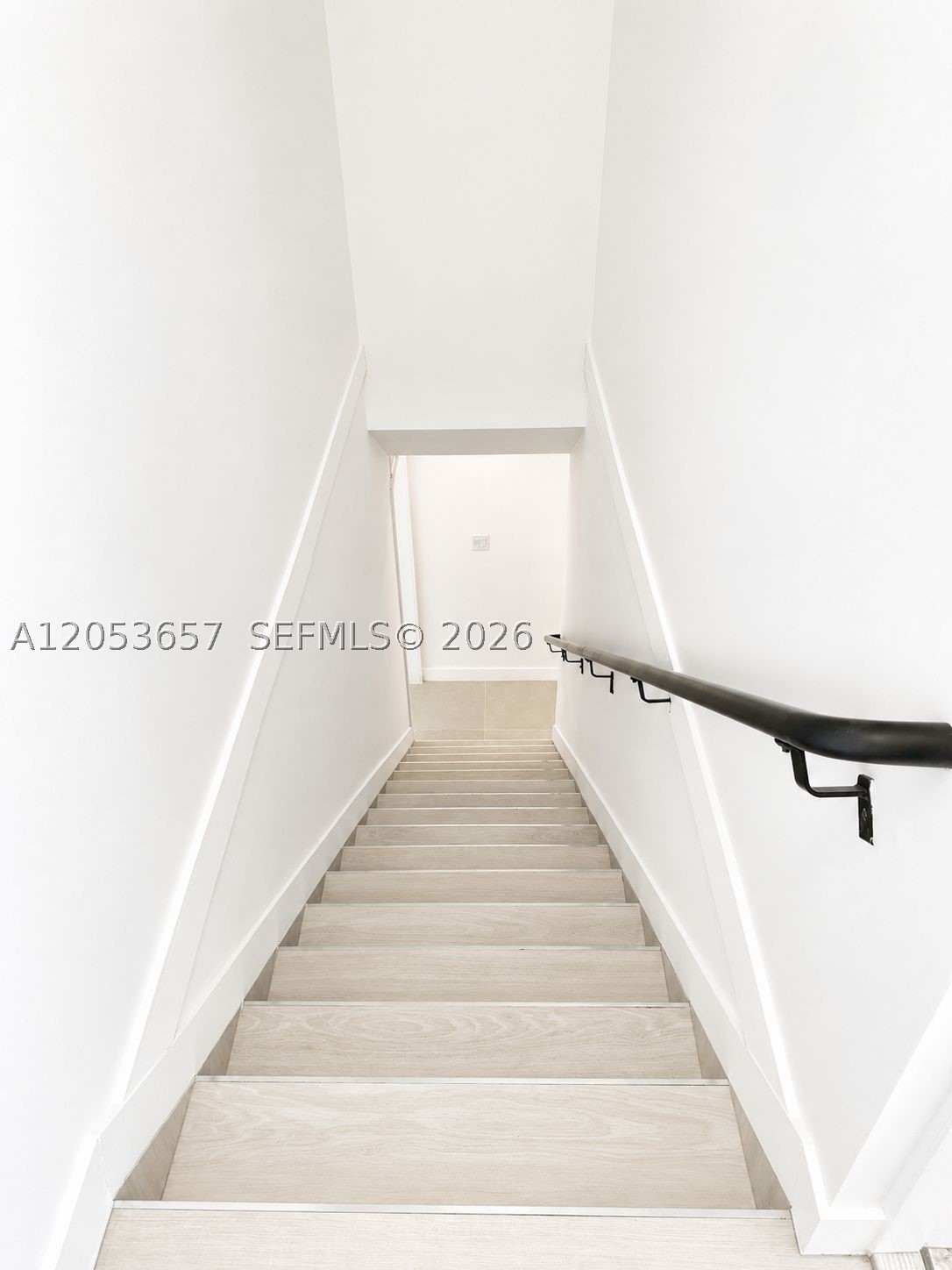 A12053657 Property Photo 15