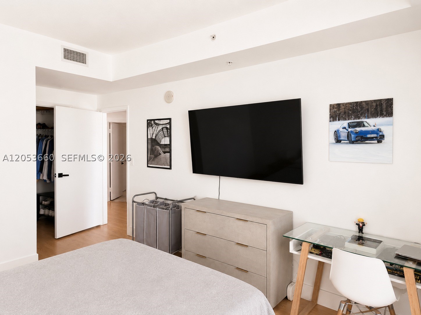 1900 N Bayshore Dr 3807 Property Photo 14