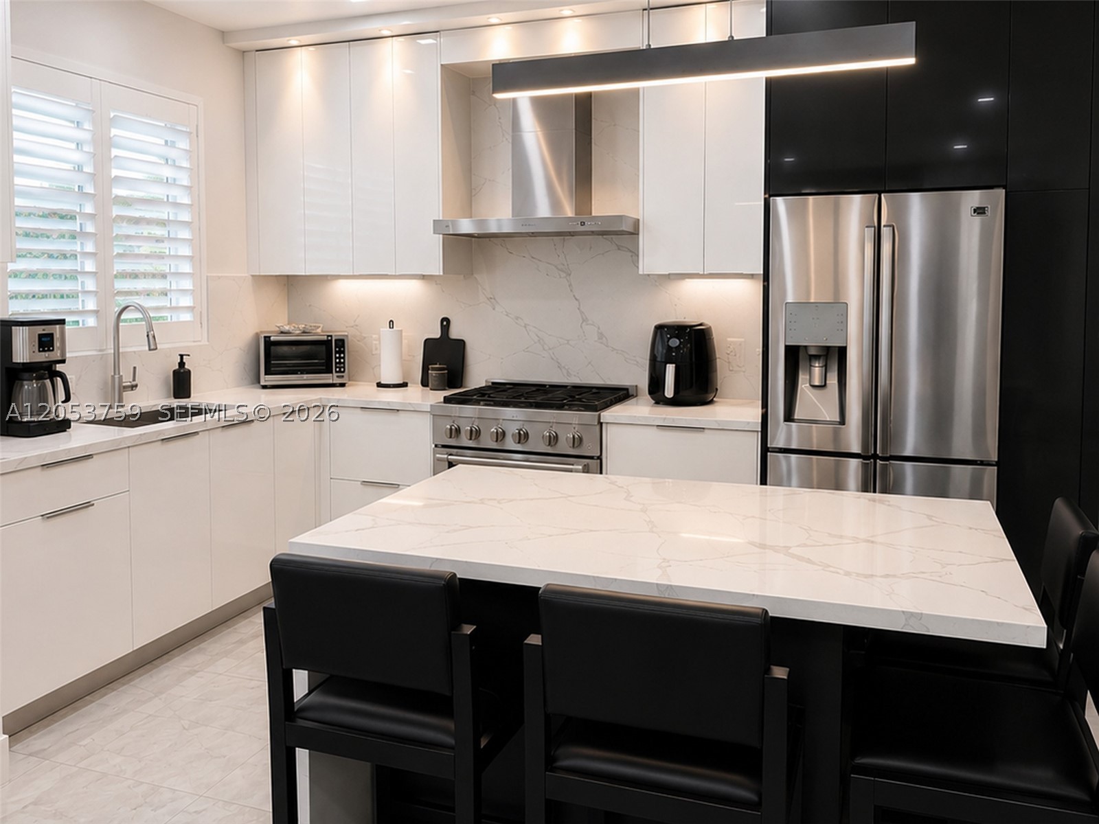 A12053759 Property Photo 4