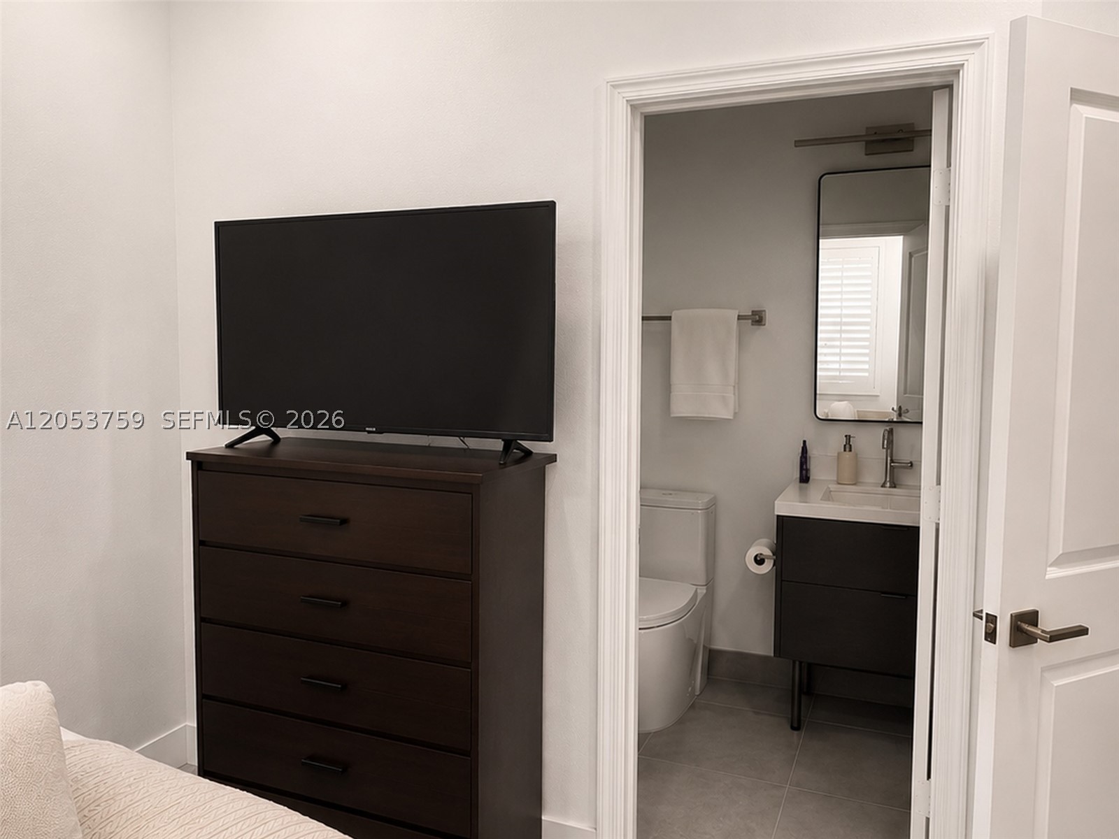 A12053759 Property Photo 12