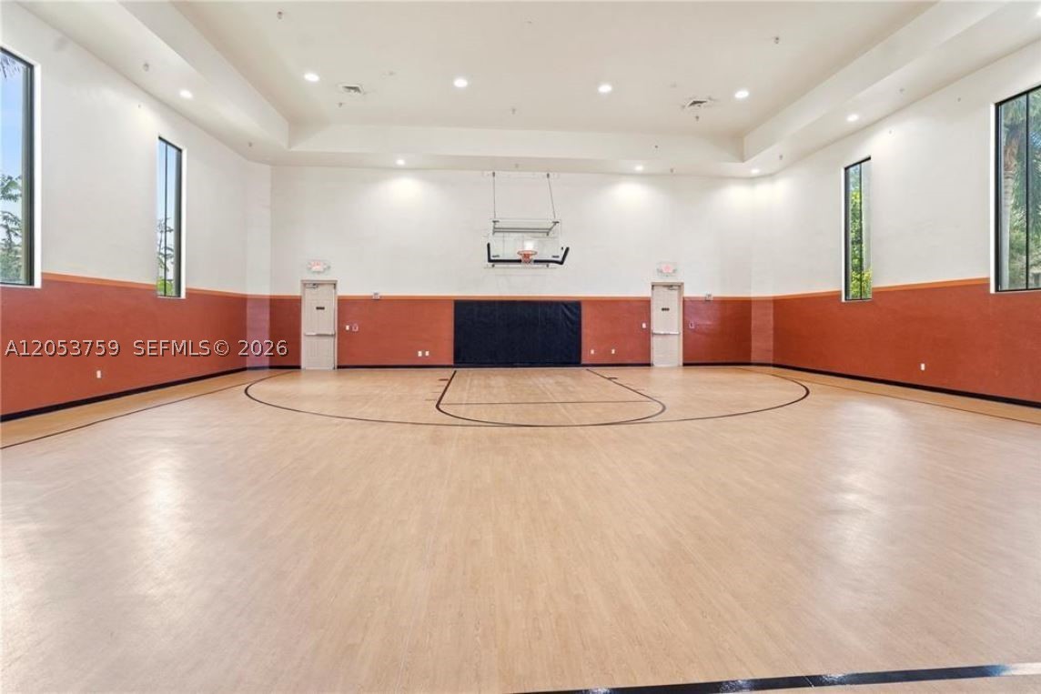 A12053759 Property Photo 34