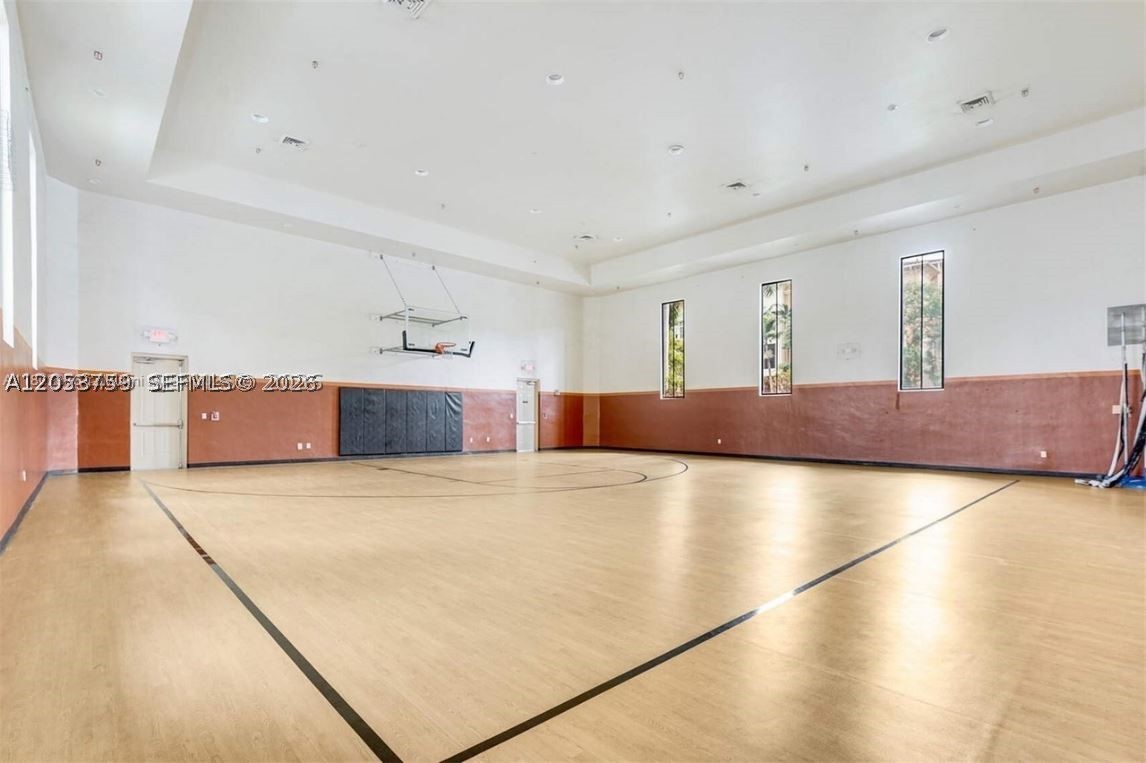 A12053759 Property Photo 35