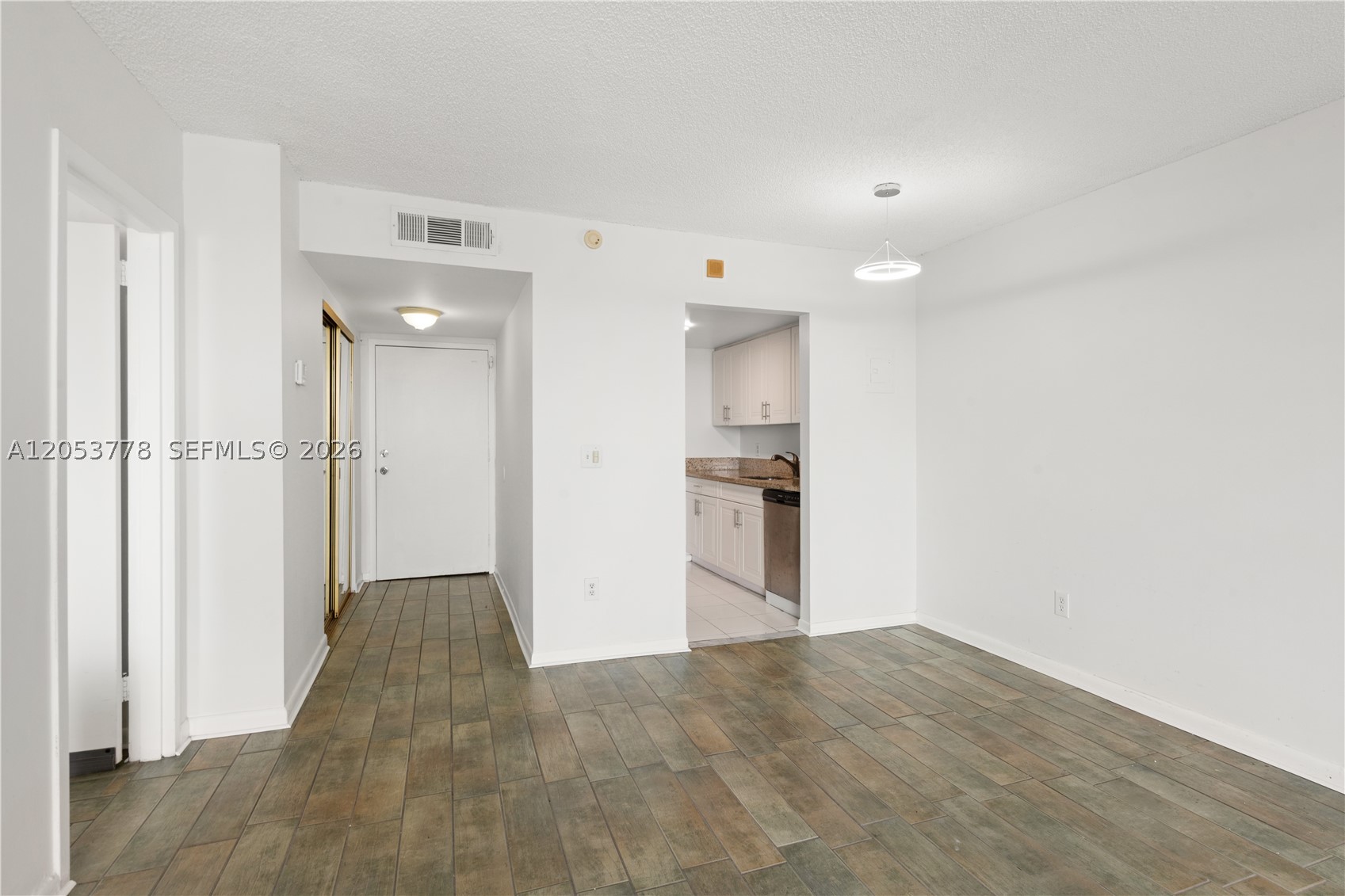 2350 Ne 135th St 812 Property Photo 5