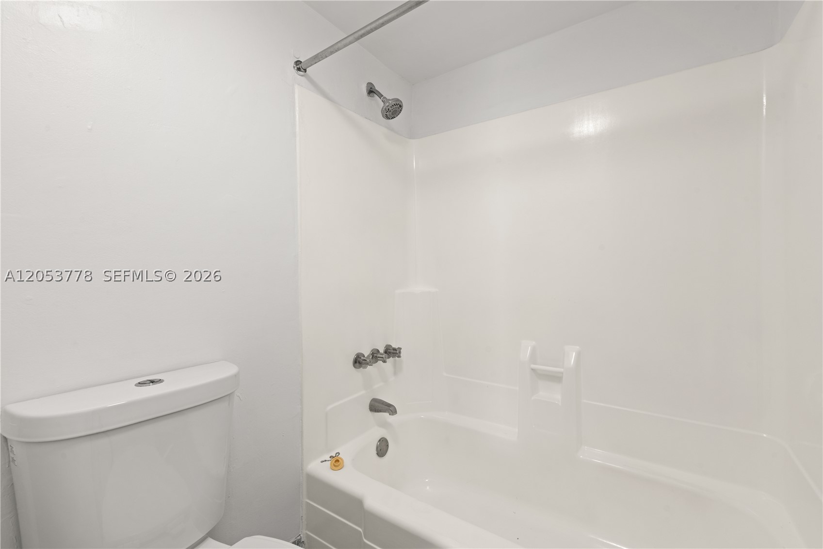 2350 Ne 135th St 812 Property Photo 11