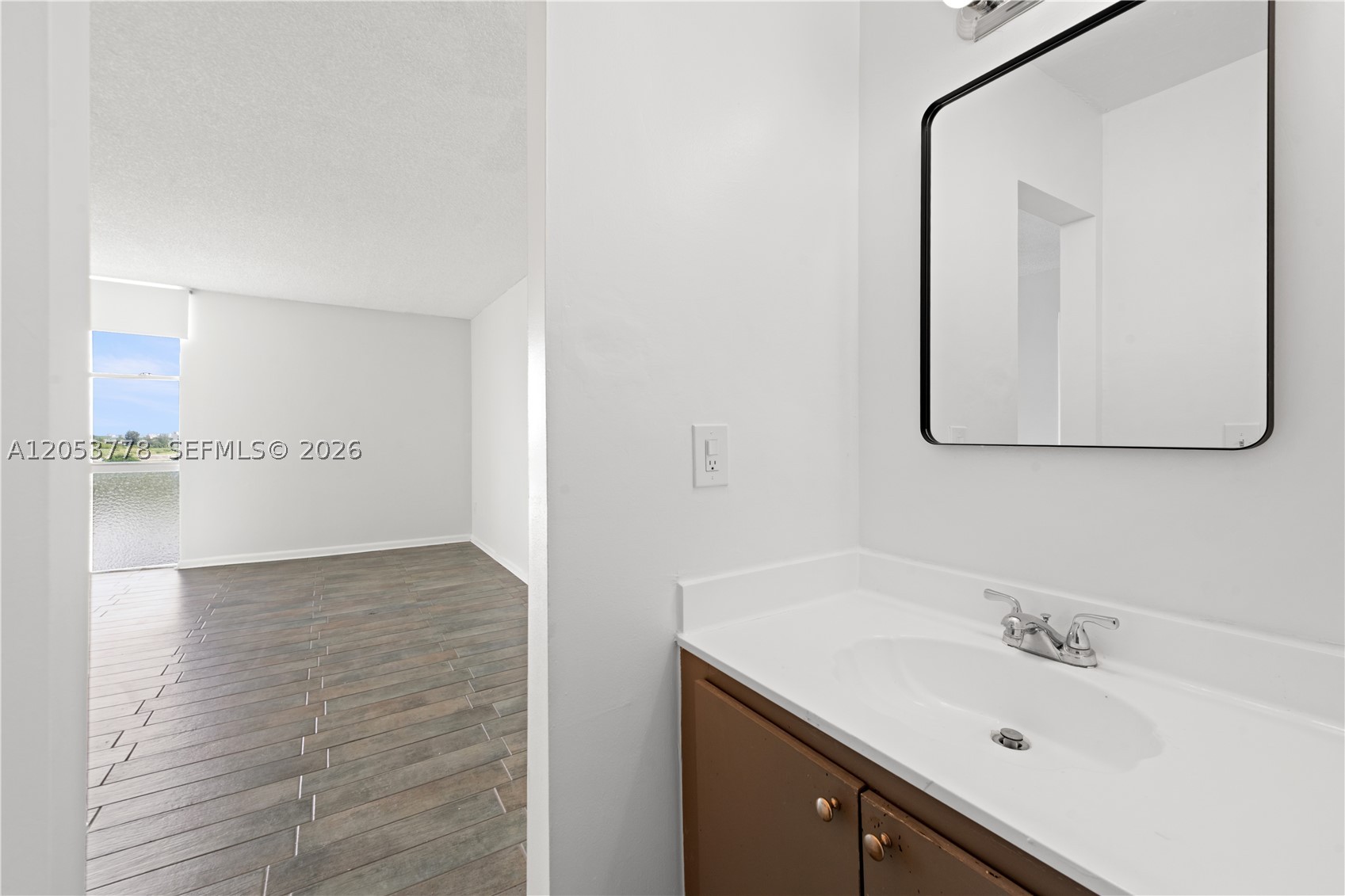 2350 Ne 135th St 812 Property Photo 13