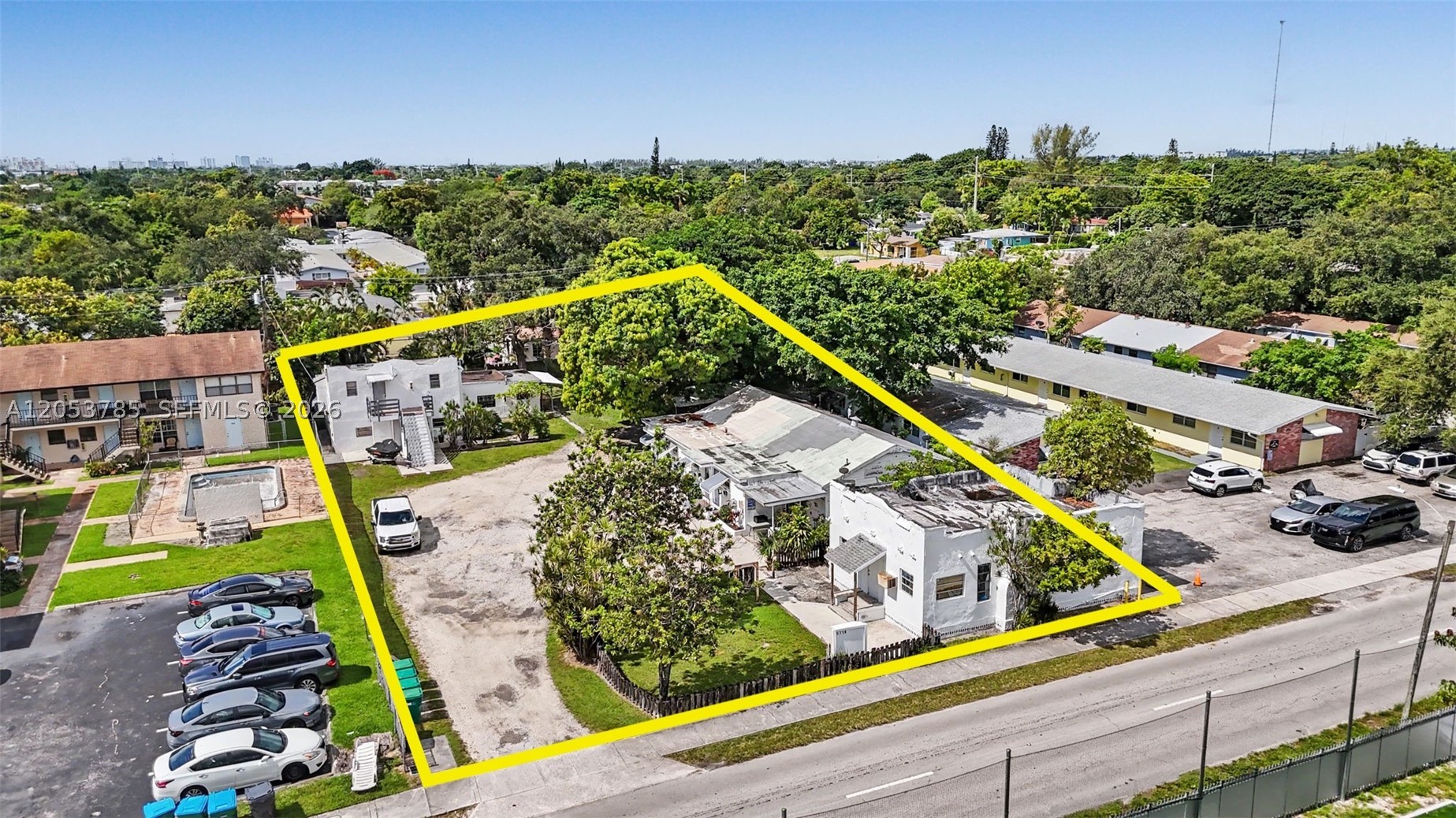 2306 Van Buren St Property Photo 11