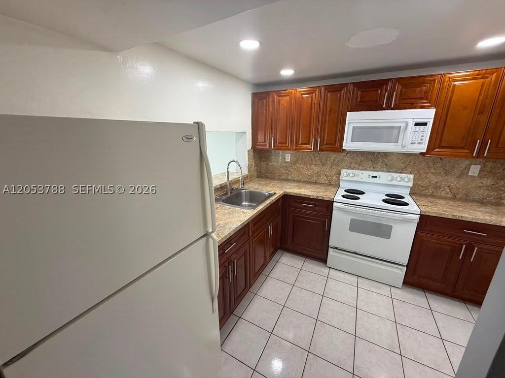 11780 SW 18th St 521-2 Property Photo 1