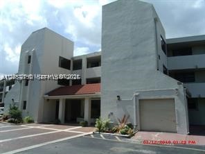 112 Lake Emerald Dr 207 Property Photo 1