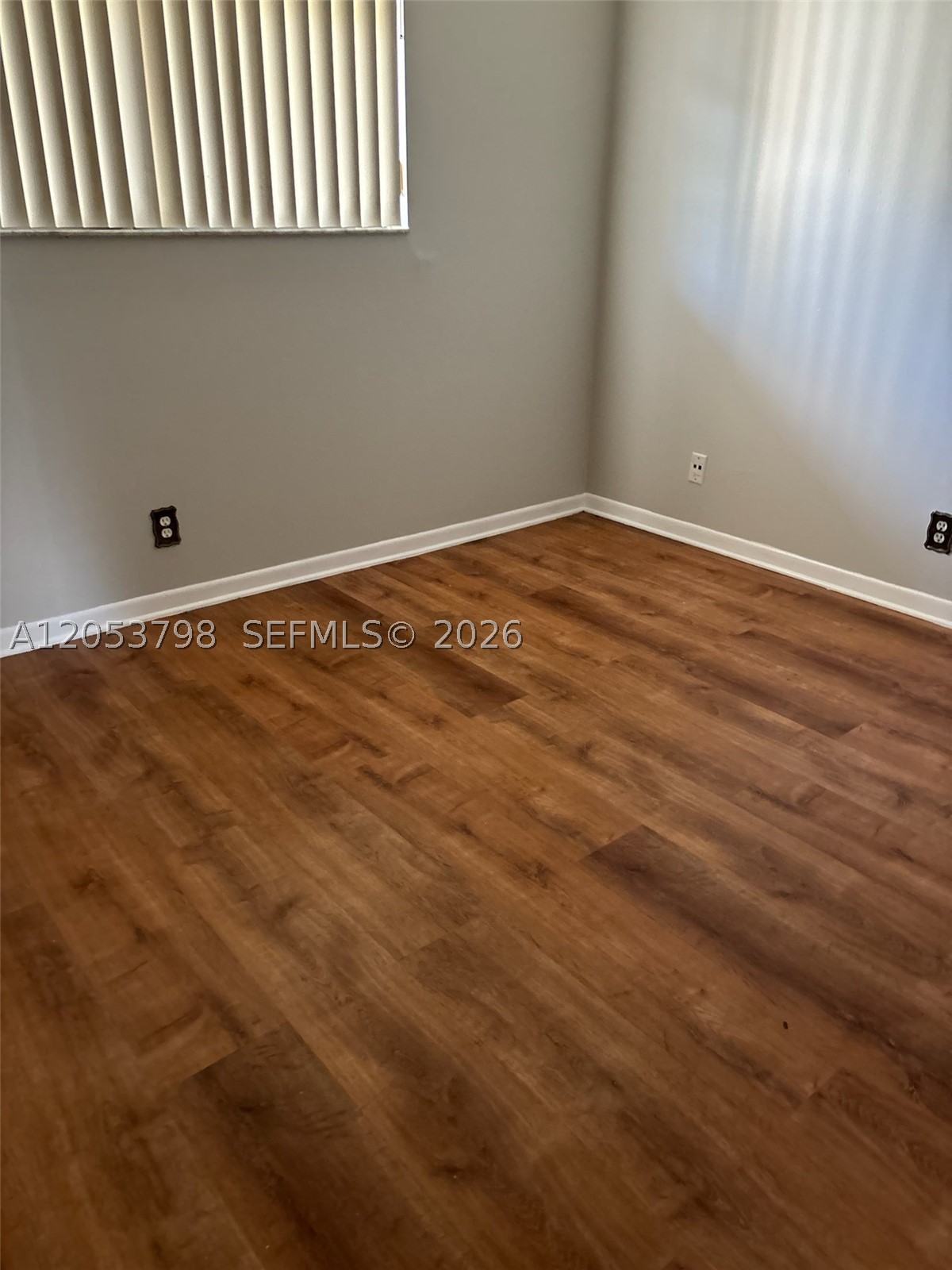112 Lake Emerald Dr 207 Property Photo 5