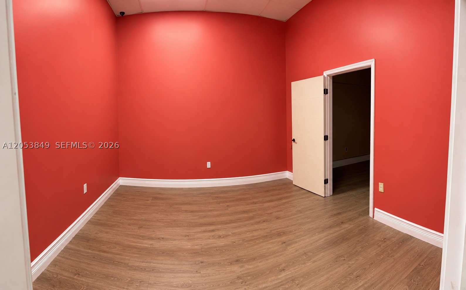 2215 W Hillsboro Blvd 5 Property Photo 6
