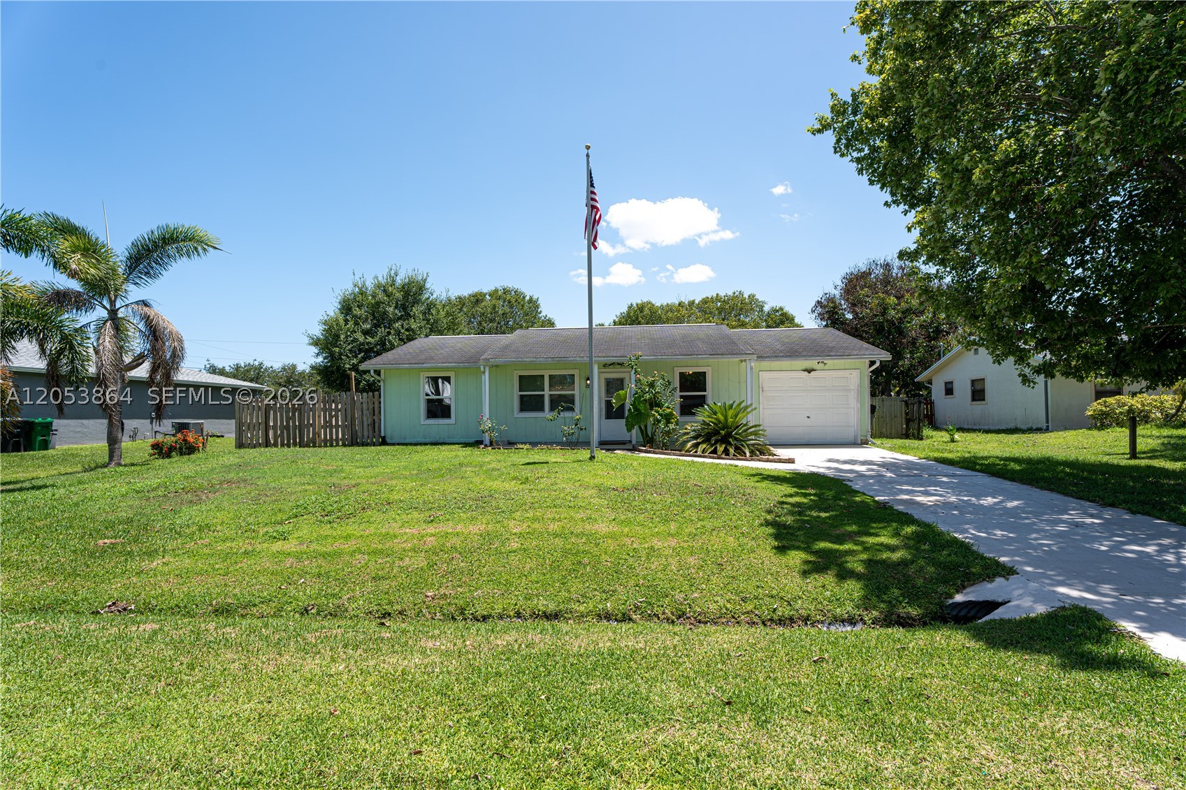 618 Sw Ray Ave Property Photo 1