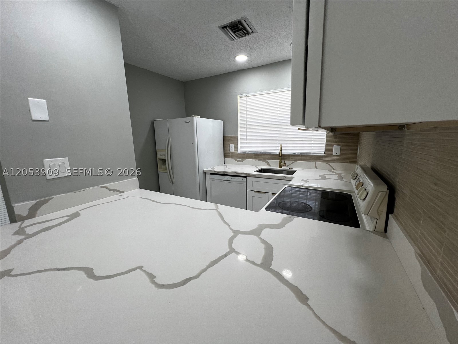 809 Ne 214th Ln 2 Property Photo 6