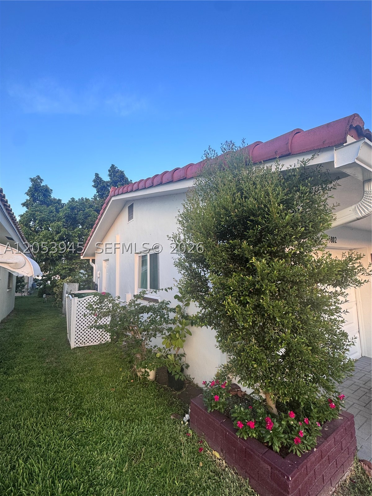 5802 NW 87th Way Property Photo 1
