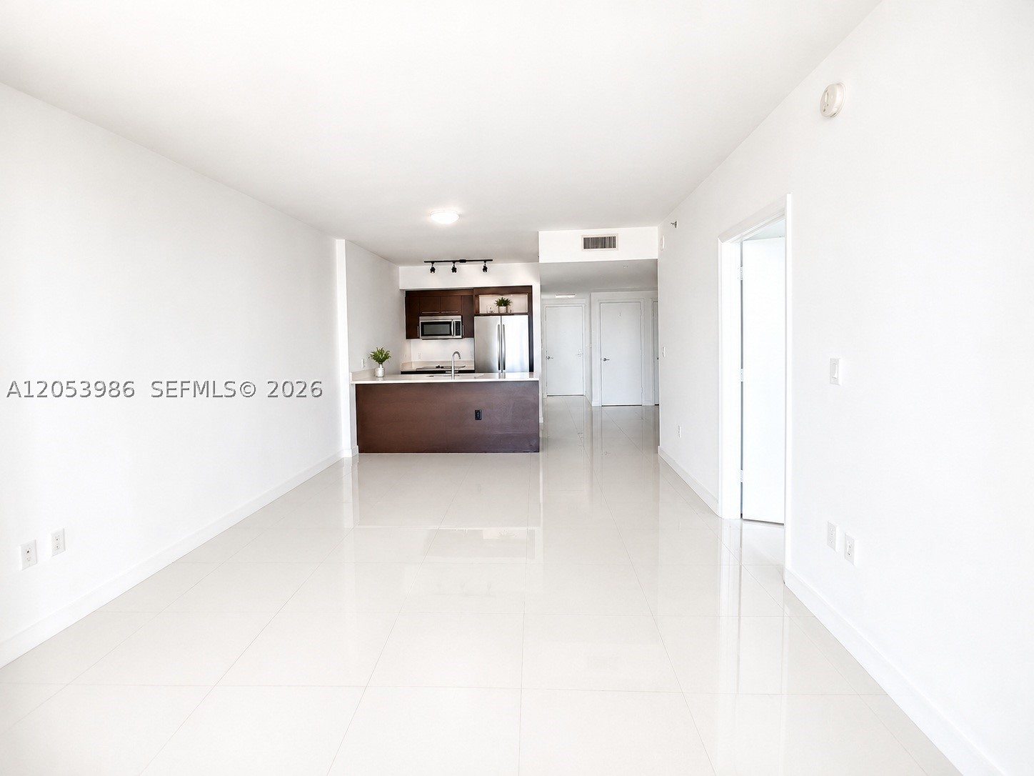 500 Brickell Ave 3200 Property Photo 2